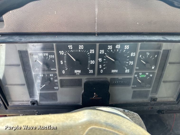 image for item DU9146 1992 International 4700 box truck