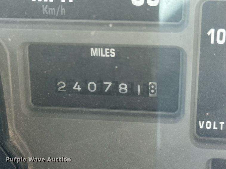 image for item DU9146 1992 International 4700 box truck