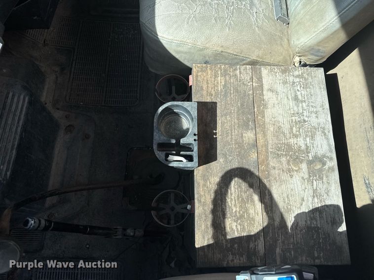 image for item DU9146 1992 International 4700 box truck