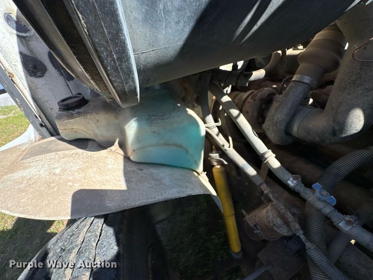 image for item DU9146 1992 International 4700 box truck