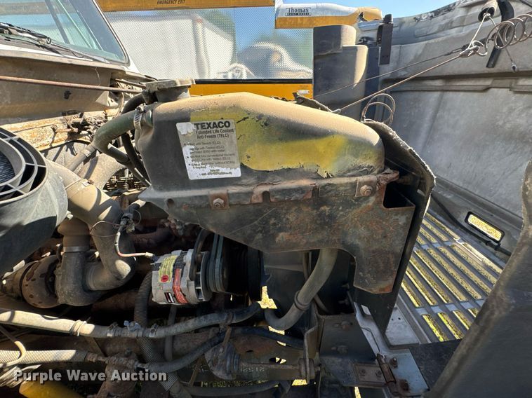 image for item DU9146 1992 International 4700 box truck