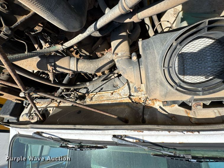 image for item DU9146 1992 International 4700 box truck