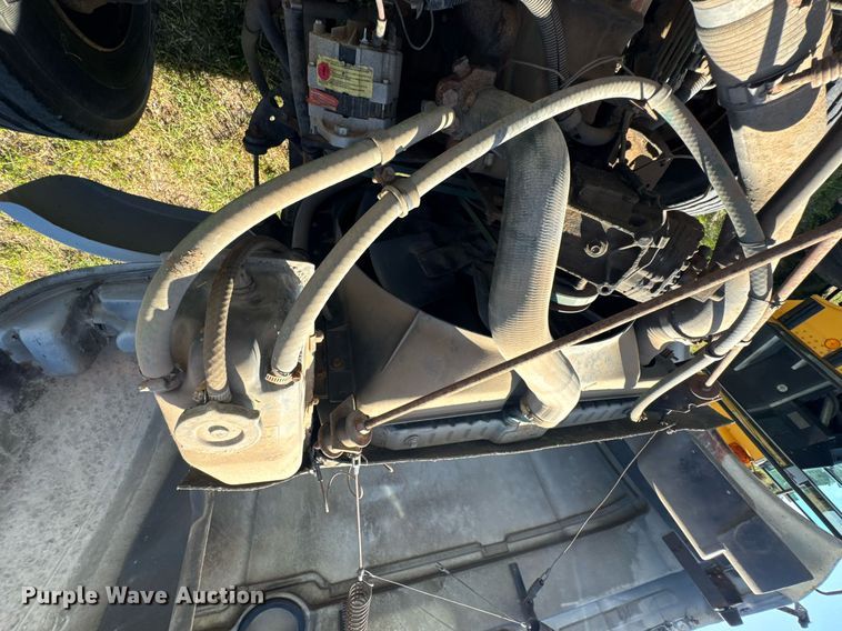 image for item DU9146 1992 International 4700 box truck