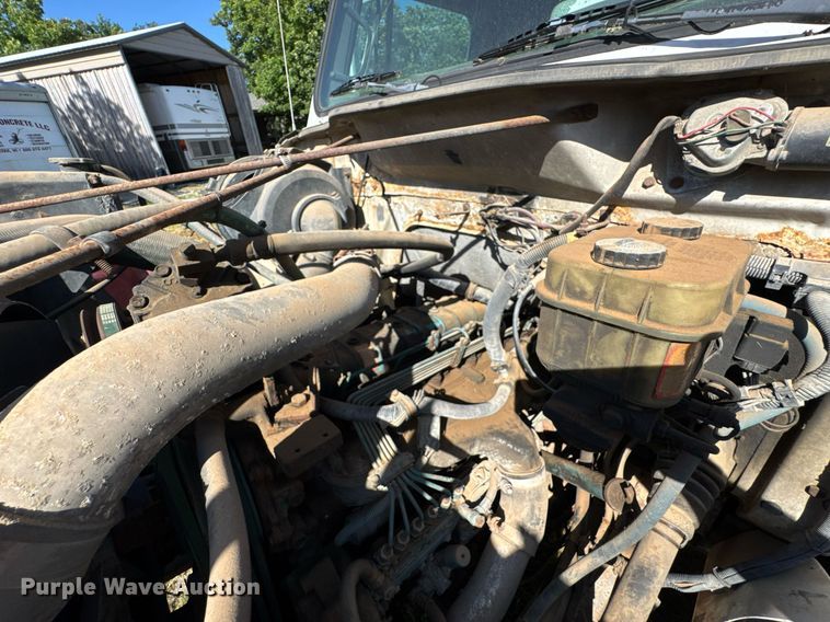 image for item DU9146 1992 International 4700 box truck