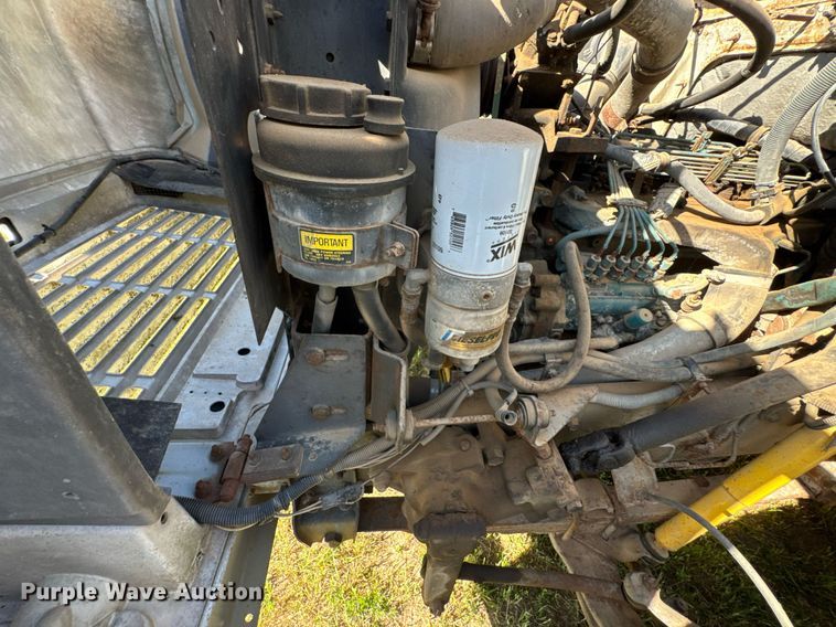 image for item DU9146 1992 International 4700 box truck