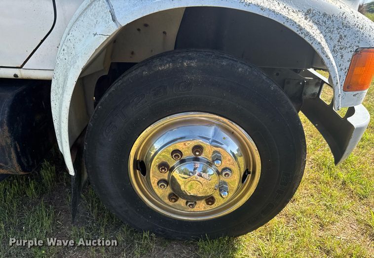 image for item DU9146 1992 International 4700 box truck