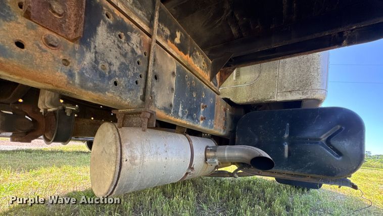 image for item DU9146 1992 International 4700 box truck