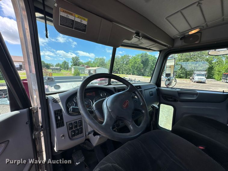 image for item DU9160 2012 Peterbilt 337 truck cab and chassis