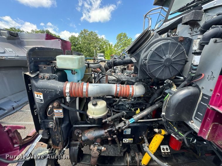 image for item DU9160 2012 Peterbilt 337 truck cab and chassis