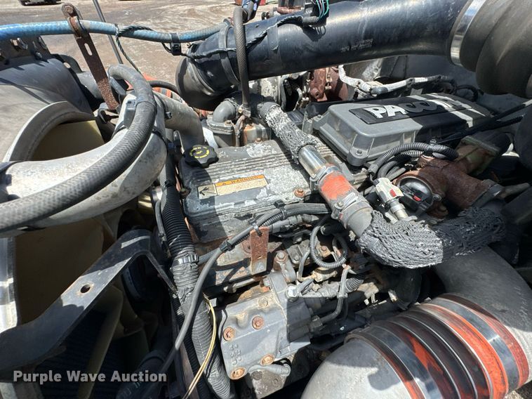 image for item DU9160 2012 Peterbilt 337 truck cab and chassis