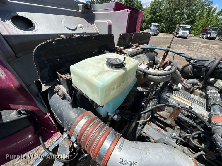 image for item DU9160 2012 Peterbilt 337 truck cab and chassis