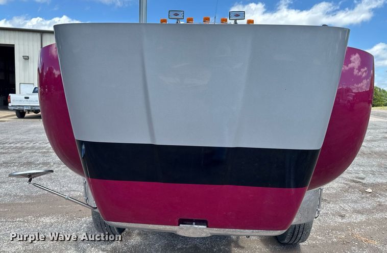 image for item DU9160 2012 Peterbilt 337 truck cab and chassis