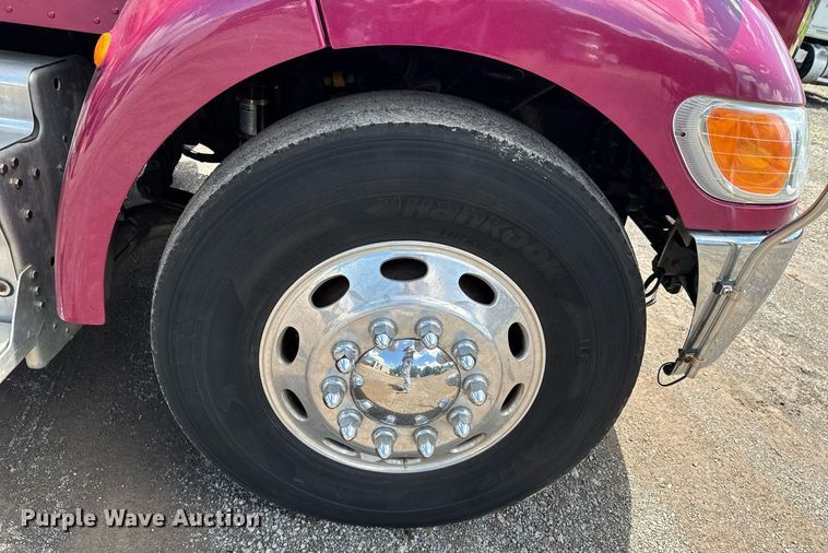 image for item DU9160 2012 Peterbilt 337 truck cab and chassis