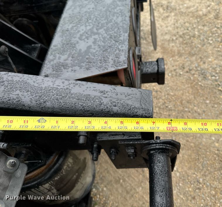 image for item DV2659 2000 Freightliner FLD112 semi truck