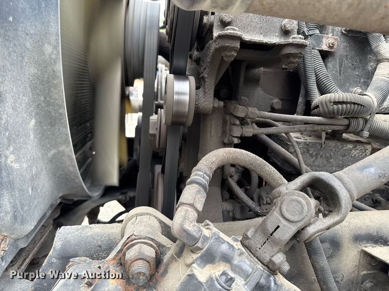 image for item DV2659 2000 Freightliner FLD112 semi truck