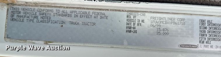 image for item DV2659 2000 Freightliner FLD112 semi truck