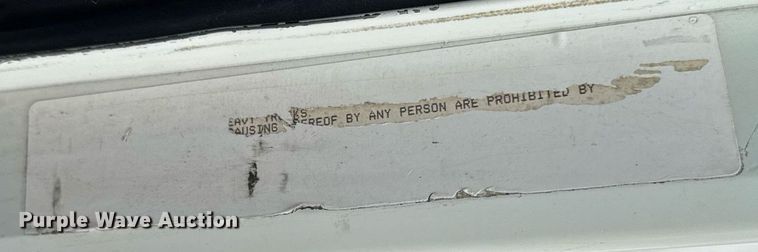 image for item DV2659 2000 Freightliner FLD112 semi truck