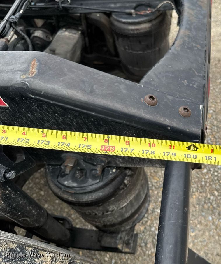 image for item DV2660 2006 Volvo VNM semi truck