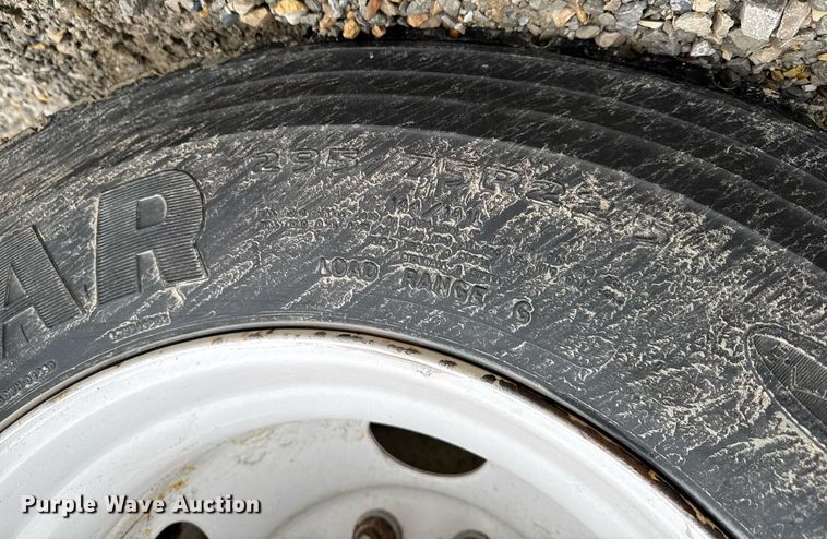 image for item DV2660 2006 Volvo VNM semi truck