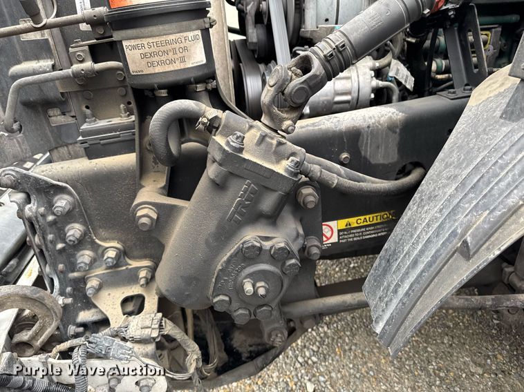 image for item DV2660 2006 Volvo VNM semi truck