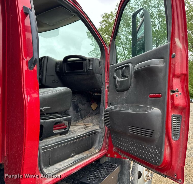 image for item DV2661 2006 Chevrolet C8500 dump truck