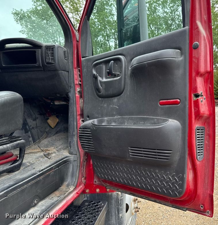 image for item DV2661 2006 Chevrolet C8500 dump truck