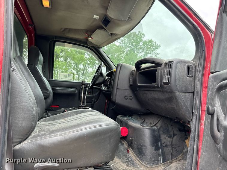 image for item DV2661 2006 Chevrolet C8500 dump truck