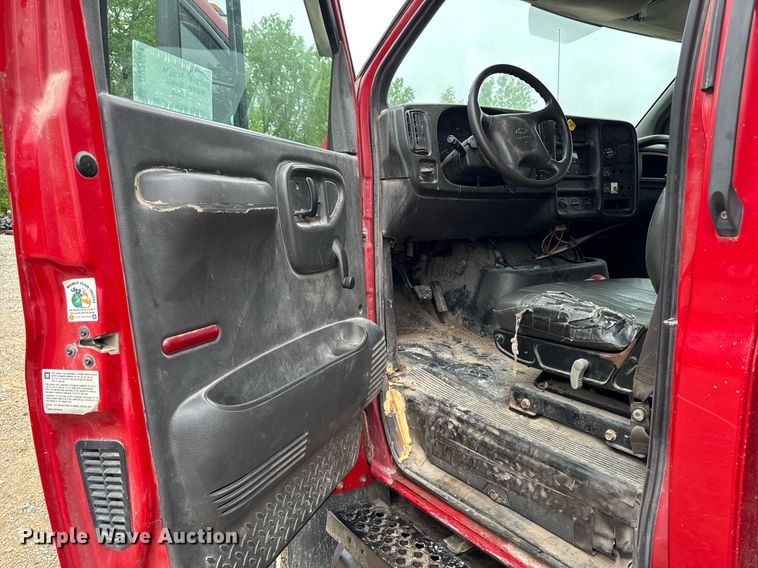 image for item DV2661 2006 Chevrolet C8500 dump truck