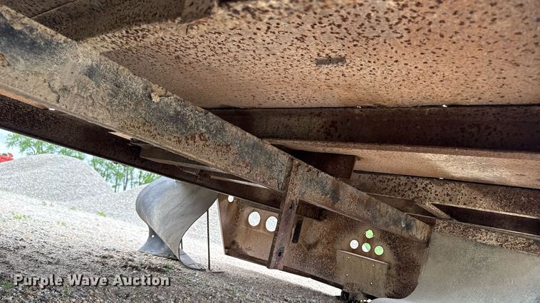 image for item DV2664 Flatbed pickup truck bed