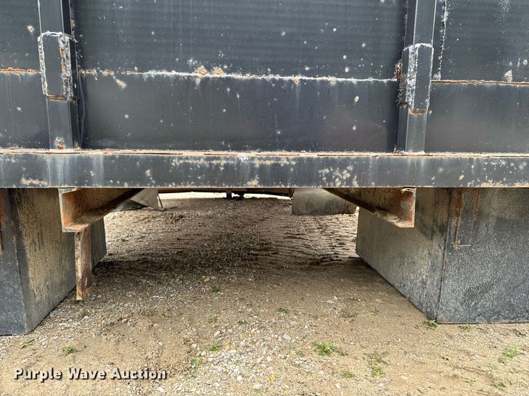 image for item DV2664 Flatbed pickup truck bed