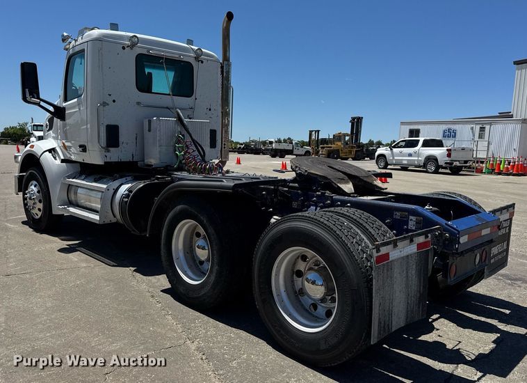 image for item DV4060 2016 Peterbilt 567 semi truck