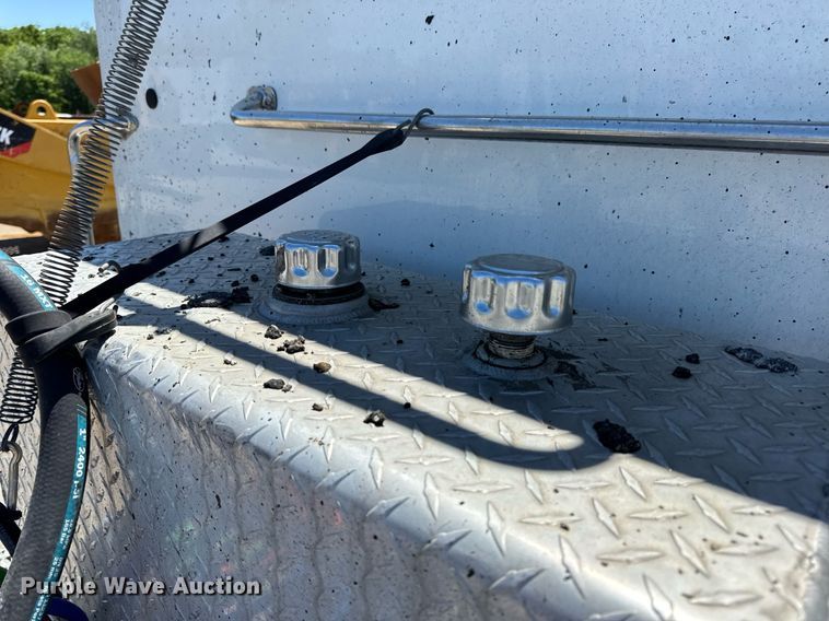 image for item DV4060 2016 Peterbilt 567 semi truck