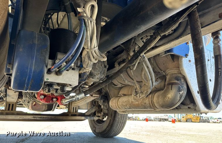 image for item DV4060 2016 Peterbilt 567 semi truck