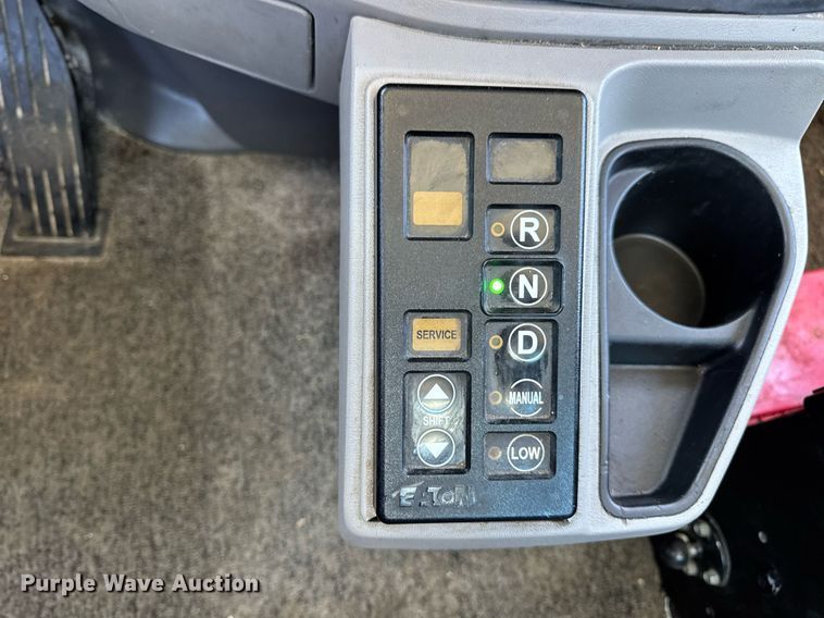 image for item DV4060 2016 Peterbilt 567 semi truck