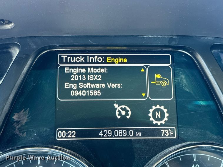 image for item DV4060 2016 Peterbilt 567 semi truck