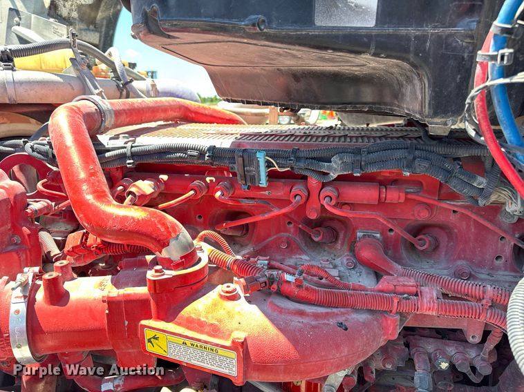 image for item DV4060 2016 Peterbilt 567 semi truck