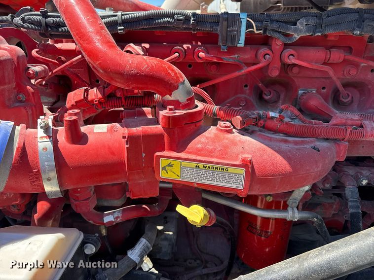 image for item DV4060 2016 Peterbilt 567 semi truck