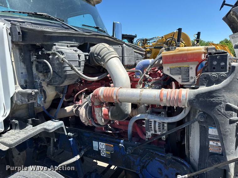 image for item DV4060 2016 Peterbilt 567 semi truck