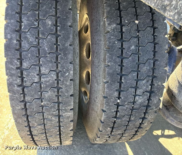 image for item DV4060 2016 Peterbilt 567 semi truck