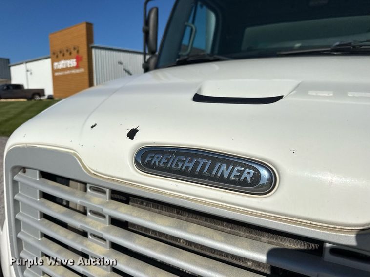 image for item DV4061 2006 Freightliner Business Class M2 box truck
