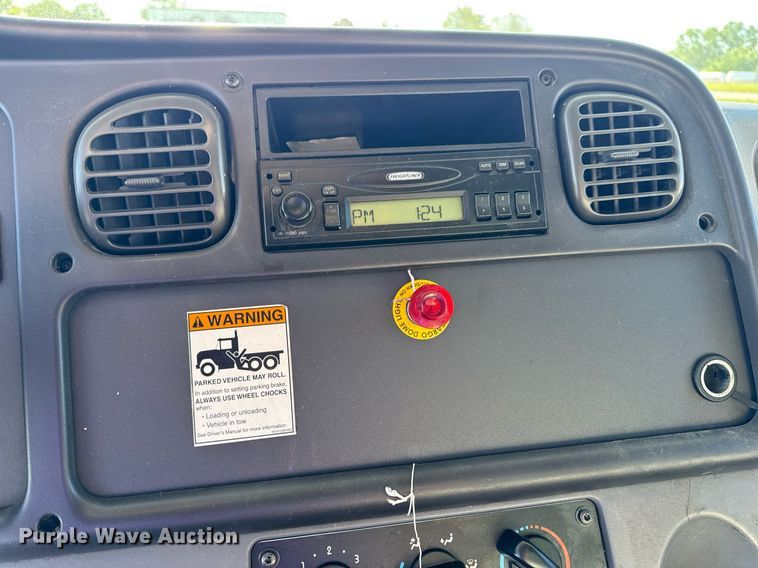 image for item DV4061 2006 Freightliner Business Class M2 box truck