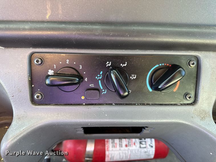 image for item DV4061 2006 Freightliner Business Class M2 box truck