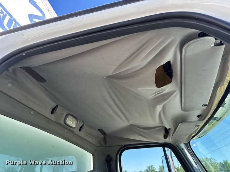 image for item DV4061 2006 Freightliner Business Class M2 box truck