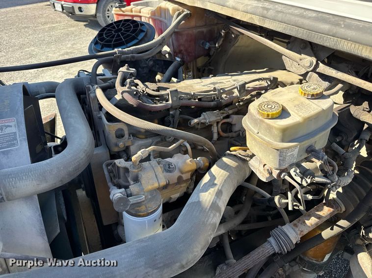 image for item DV4061 2006 Freightliner Business Class M2 box truck