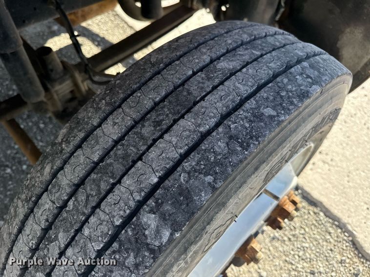 image for item DV4061 2006 Freightliner Business Class M2 box truck