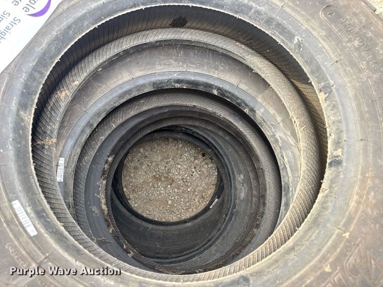 image for item DV4073 (10) 225/70R19.5 tires