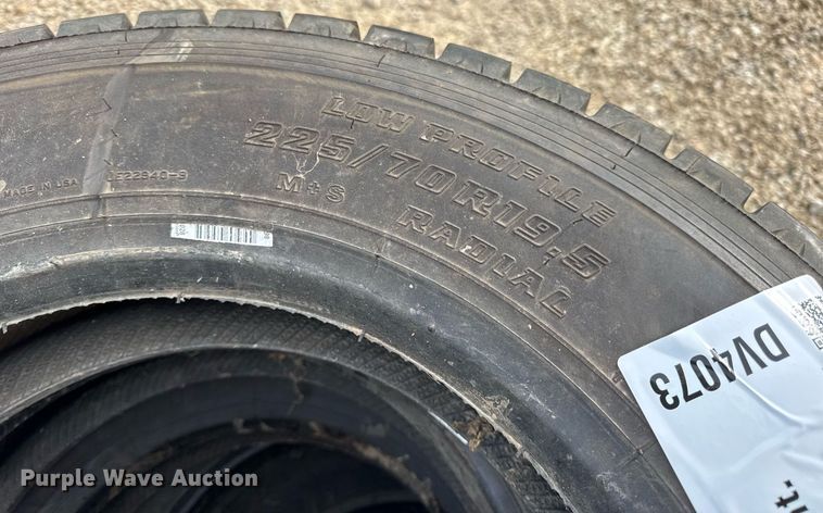 image for item DV4073 (10) 225/70R19.5 tires