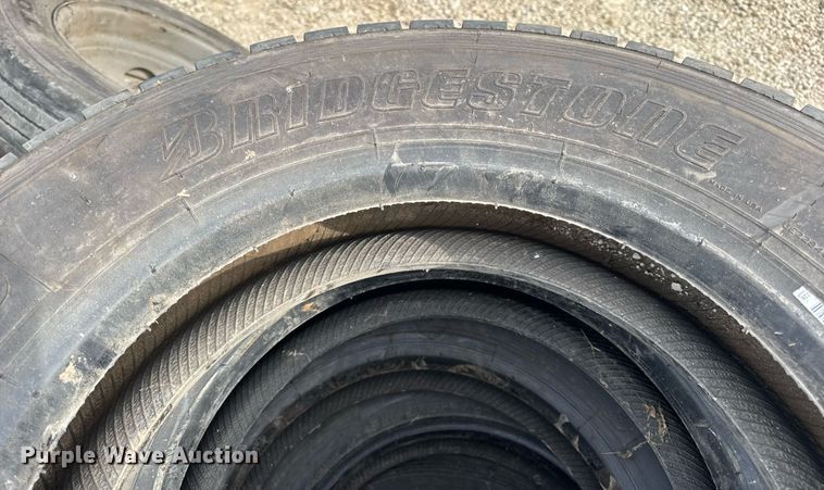 image for item DV4073 (10) 225/70R19.5 tires