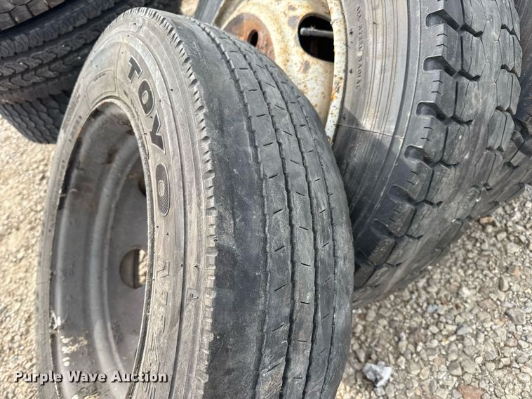 image for item DV4073 (10) 225/70R19.5 tires