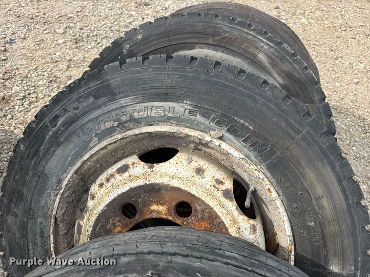 image for item DV4073 (10) 225/70R19.5 tires